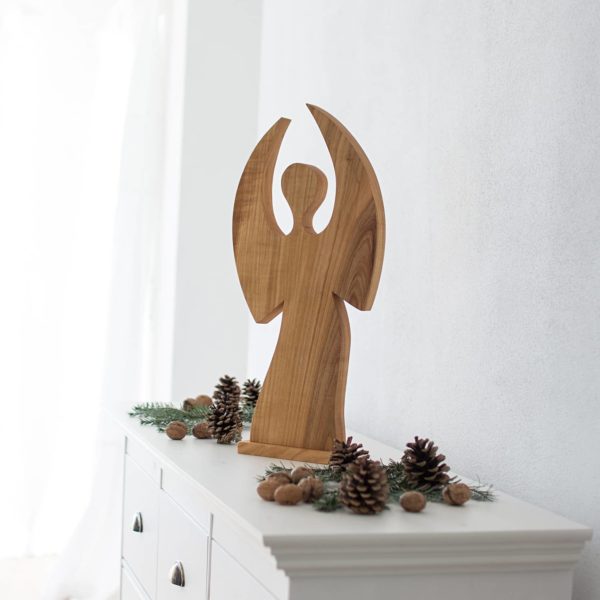 Moderner Engel - Weihnachtsdeko aus Kirschbaumholz