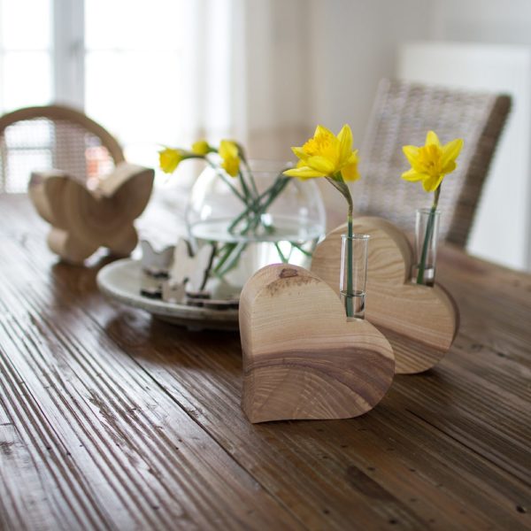 Herz mit Vase Esche - Geschenke aus Holz und Tischdeko