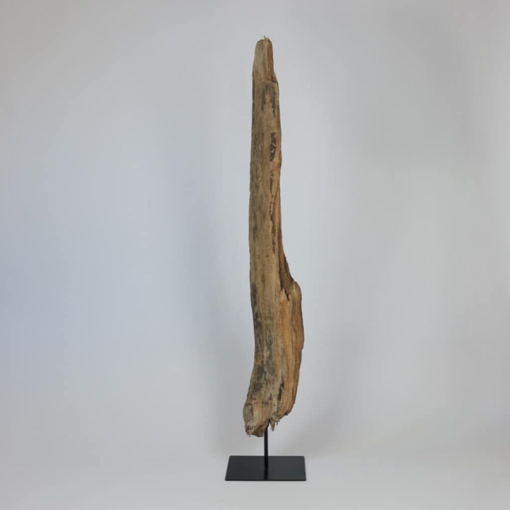 schöne Skulptur aus Treibholz - passend für moderne Einrichtungen oder als Hoteldeko oder Restaurantdeko