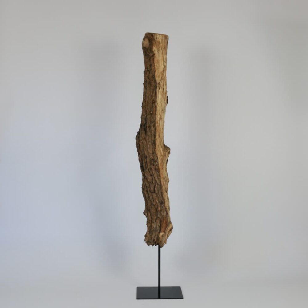 Designer_Skulptur_aus_Schwemmholz