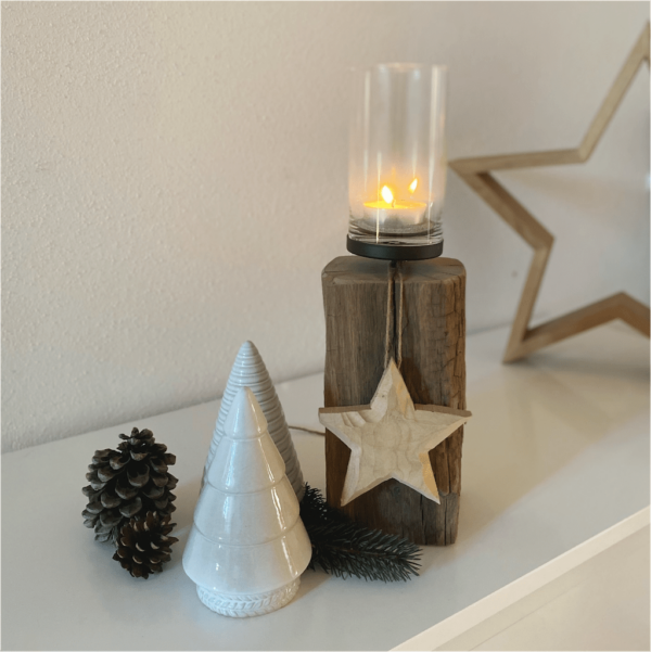 Windlicht mit Kerzenpick und Glas aus Eiche Altholz - rustikale Deko aus Altholz - schöne Hoteldeko und Tischdekoration